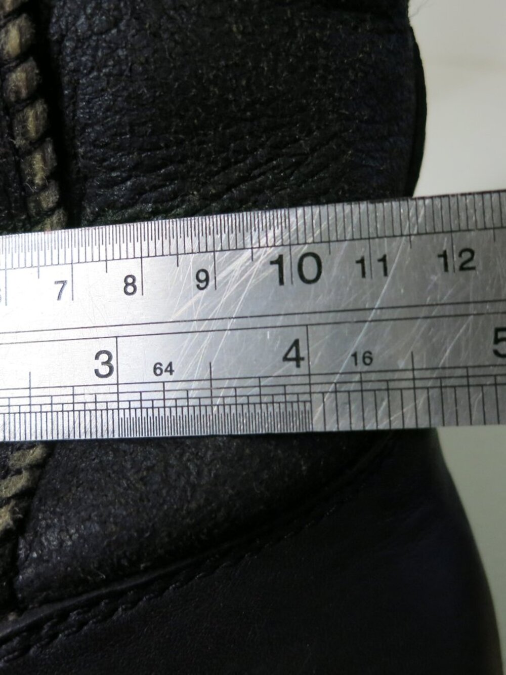 UGG Australia Women’s Hudson Shearling-Lined Water-Resistant Leather Boots Sz 10 - Picture 8 of 8